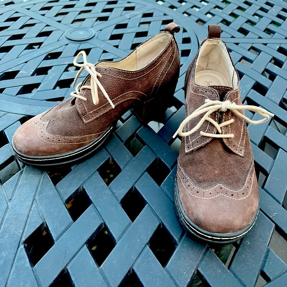 Jambi lace up heeled Oxford, brown